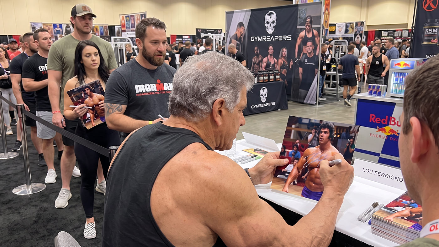 Fans in line for a cast signing at the Pumping Iron Booth